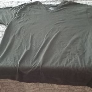 Men's army green t-shirt